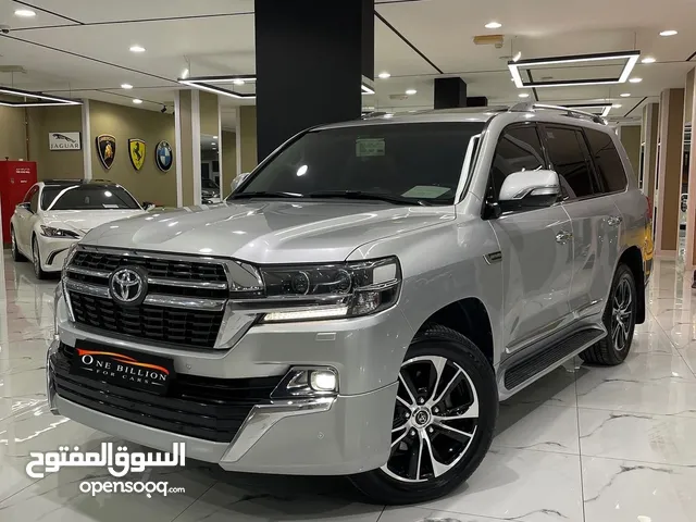 Used Toyota Land Cruiser in Muscat