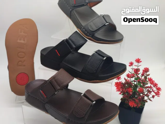 نعلان رجاليه جدا جميلات و عليهن عرض للعييييد سارعوا بالحجز اشكال و الوان مختلفه على حسب الطلب