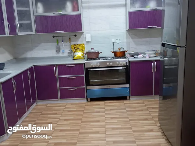 للبيع شقة في سند / نويدرات قريبة من إسكان سند تقع في الطابق الأرضي تتكون من غرفتين وحمامين وصالة وم