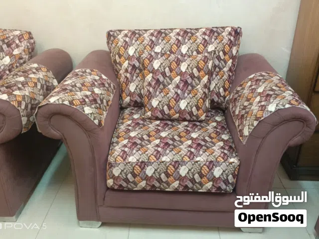 طقم بحالة جيدة جدا
