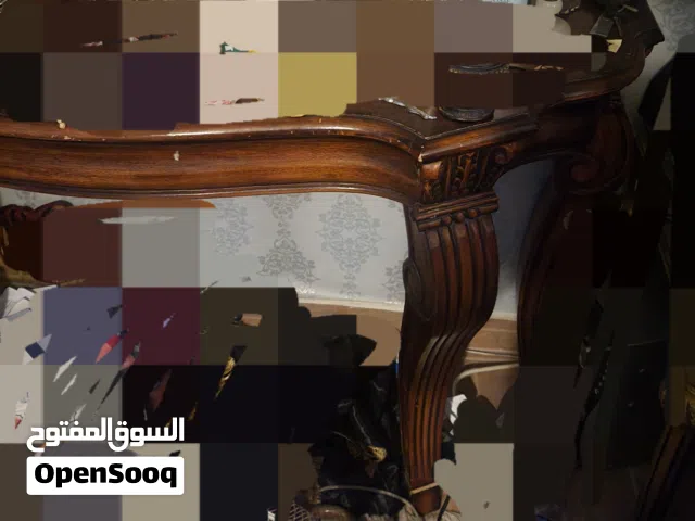 للبيع طاولات 2 طاولة مدخل و طاولة وسط الحالة نظاف يوجد عيوب بسيطة
