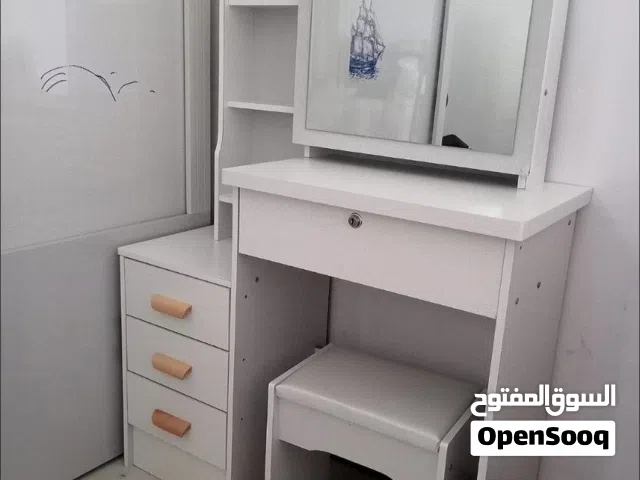 ميز تواليت مراية سلايد القياس في الصورة لون ابيض +جوزي+بيجي توصيل مجاني لجميع المحافظات