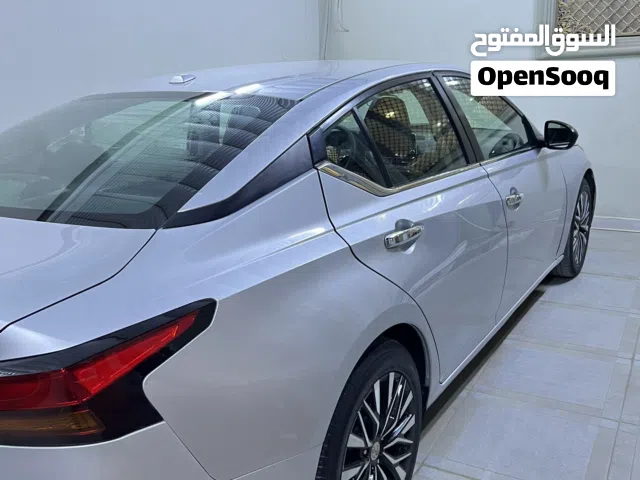 Used Nissan Altima in Basra