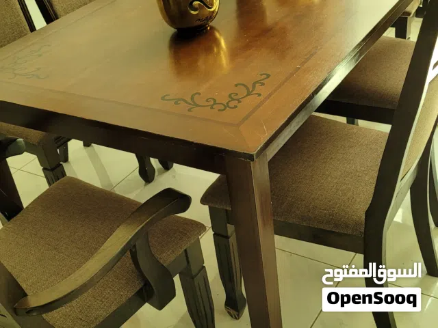 طاولة طعام و6 كراسي فخمة