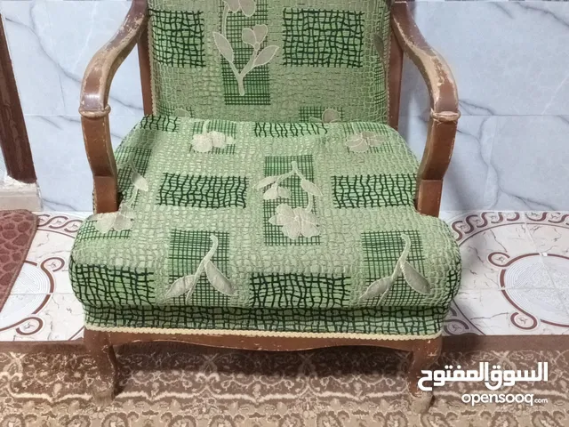 طقم كنابه مولف من ثلاثيه وثانيه ومفرتين مستعمل