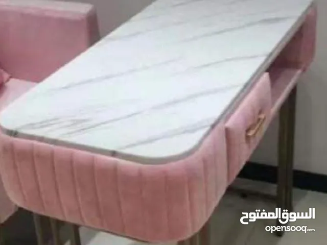 طاولة مناكير