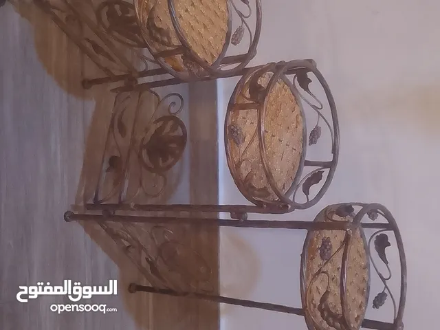 رفوف لاستخدامات عديده مناشف او كريمات او عطورات
