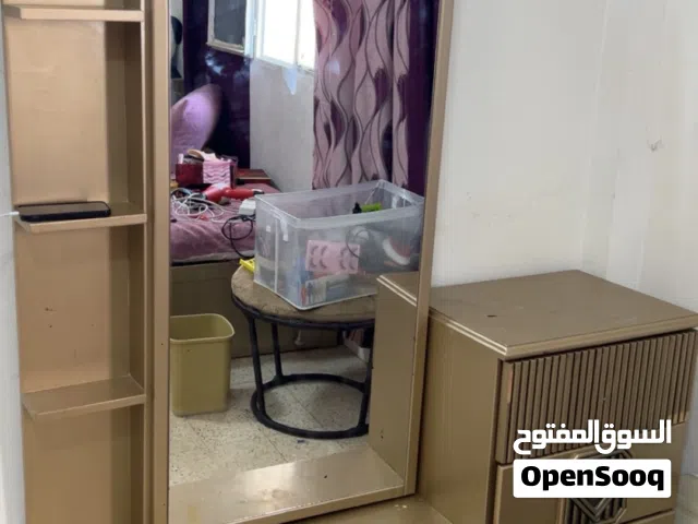 تسريحة وتخت وخزانة للبيع