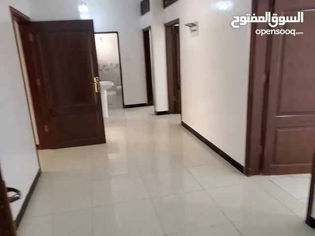 140 m2 3 Bedrooms Apartments for Rent in Sana'a Haddah