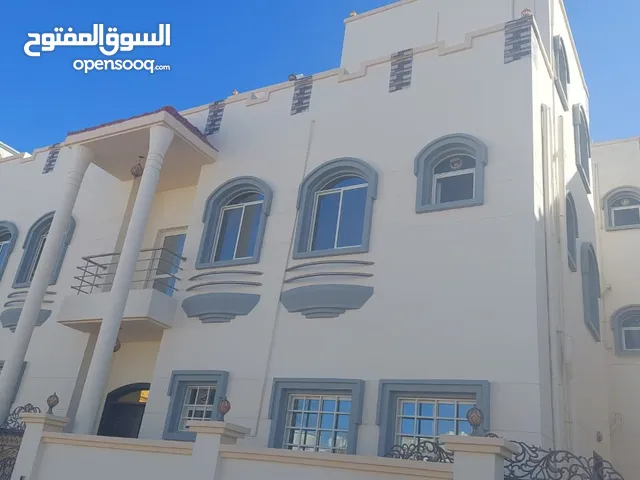 245 m2 5 Bedrooms Villa for Sale in Dhofar Salala