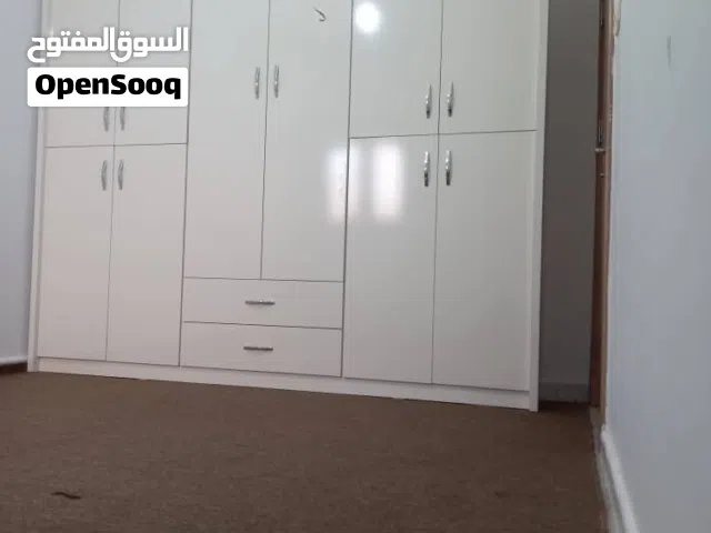 دولاب مهنى نظيف للبيع مستعجل