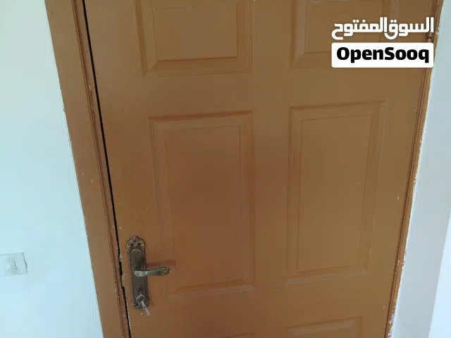 أبواب مستعملة