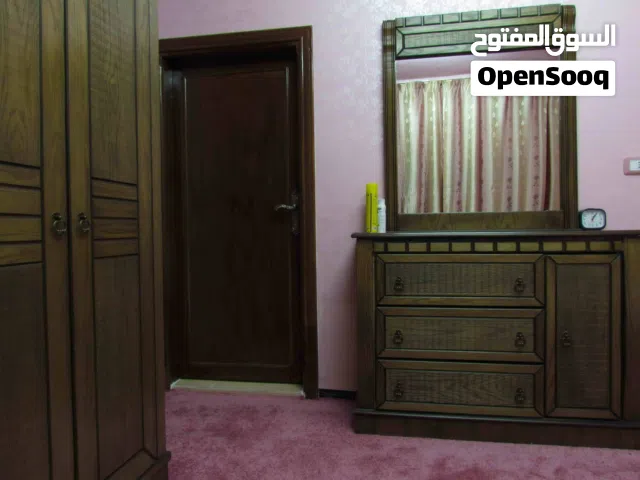 غرفة نوم خشب لاتيه