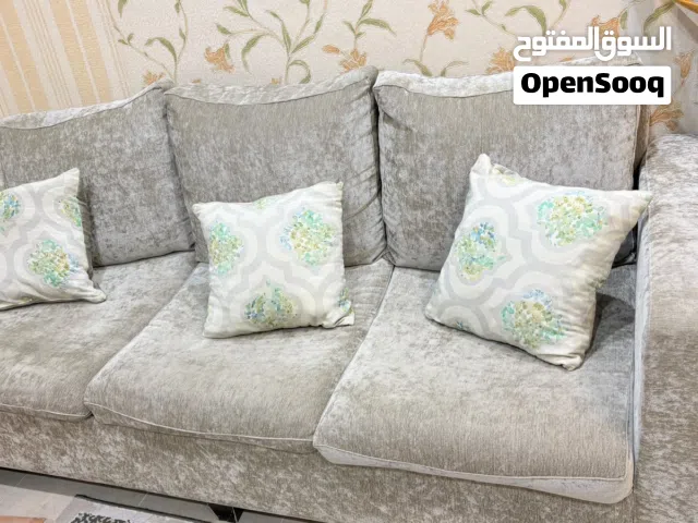 Sofa For Sale 3 seater (أريكة للبيع (ثلاثية المقاعد))