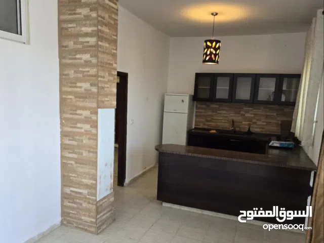 ,شقة للايجار للطالبان فقط