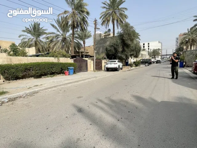 للبيع دار كلاسك في السيدية يباع قيمة ارض 477 م سند مستقل لدى شركتنا الاعتماد الهندسي للعقار