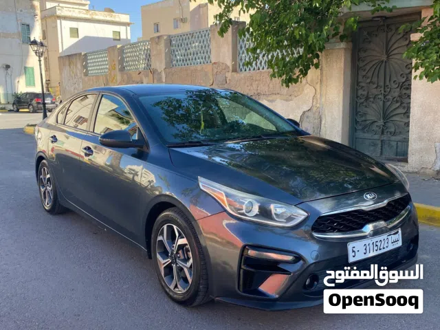 كيا فورتي 2020. قمة في النظافة طرف واحد