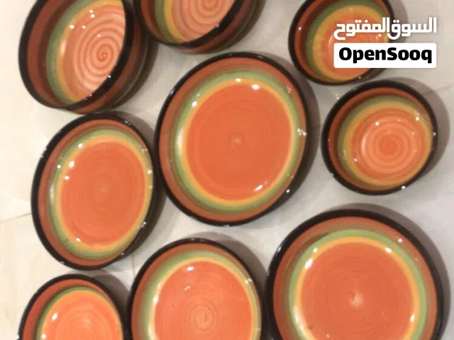 طقم صحون بألوان جذابه طقمين مختلفين بسعر مناسب