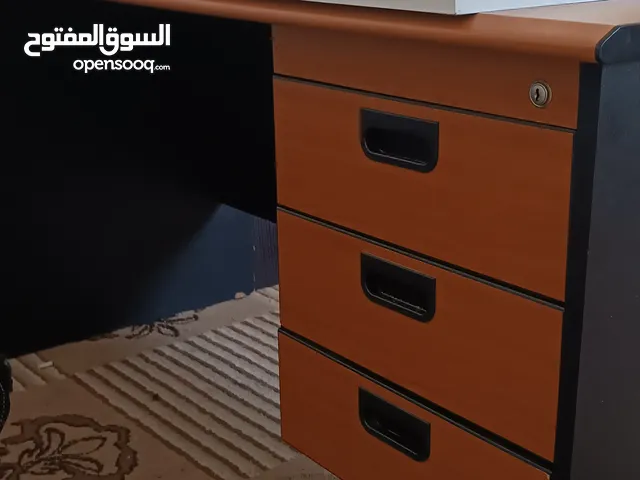 طاولة مكتب ثلاثة ادرج