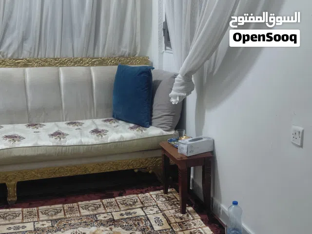 شقة مفروشة موقع ممتاز في خيطان حمامين ومطبخ وغرفة وصالة كبيرة من الفترة 23 / 6 إلى 23 / 8 إيجار 180