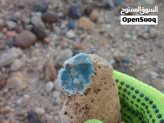 احجار متنوعه و يوجد المزيد