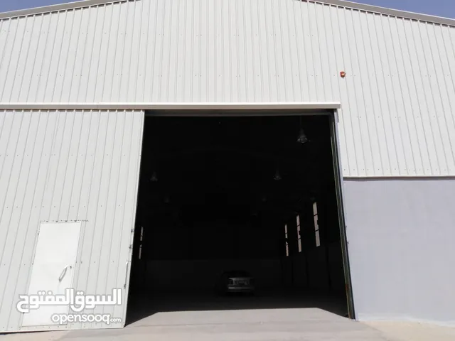 هنجر صناعي مميز للبيع او الايجار على بعد 200متر عن جسر ابو علندا