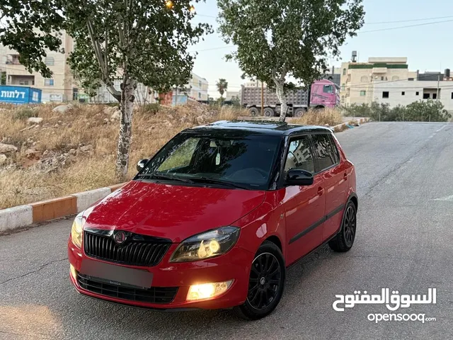 سكودا فابيا .. فتحة سقف