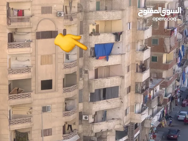 شقه علي الشارع مباشرة للبيع في ش30 ابو كمال