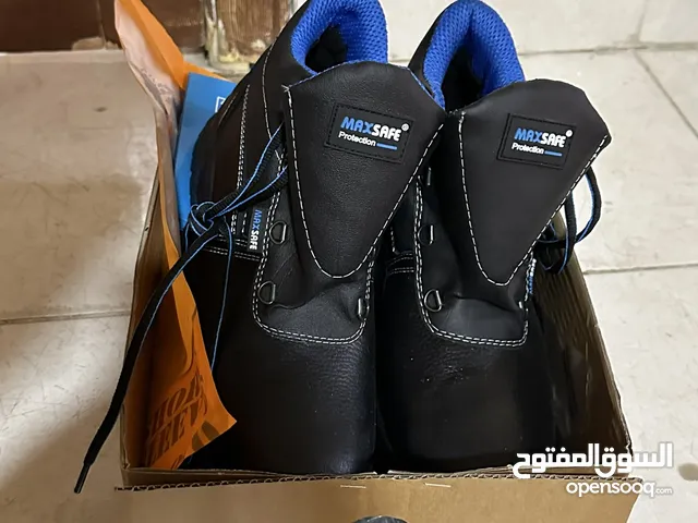 جزمه بوستار جديده للبيع
