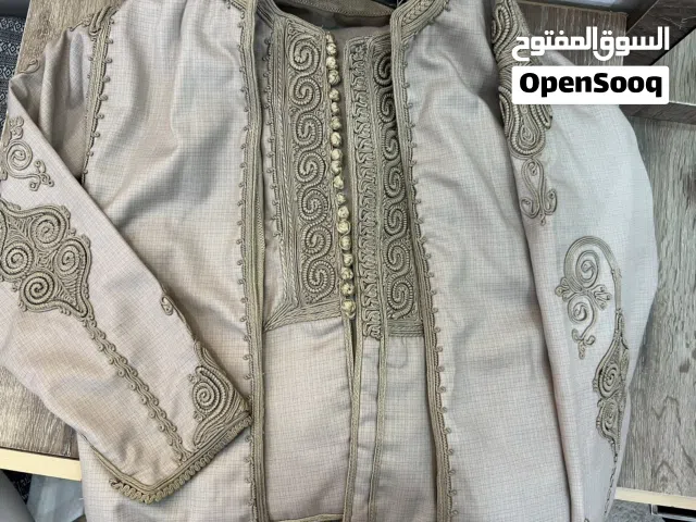 زبون نص يد يلبس عمر14.12