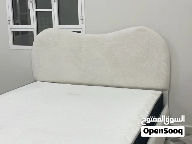 سرير الترند و الهبه . نظيف جدا