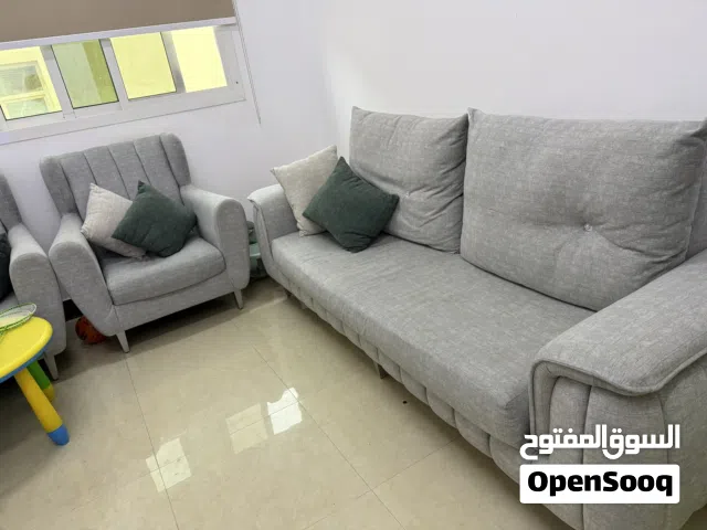 غرفة جلوس بحالة جيدة