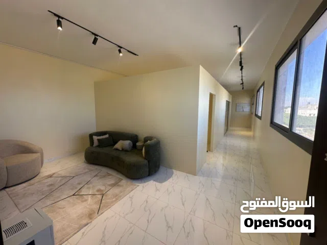 مكتب للايجار شارع المركبات عالرئيسي