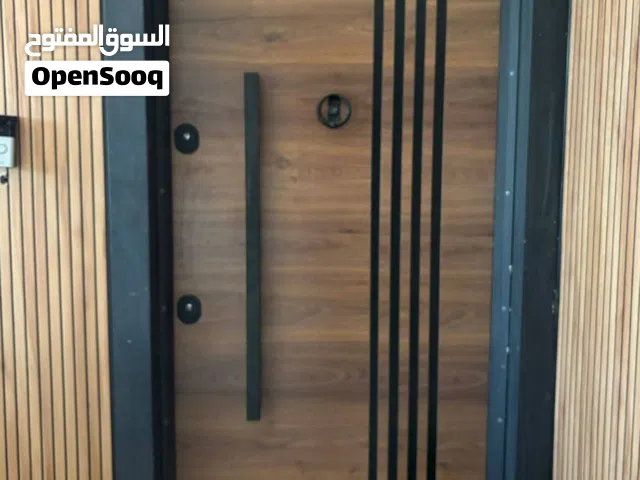 شقة مفروشة راقية وجديدة للإيجار قرب الجامعة التطبيقية