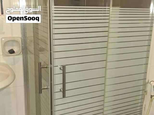 shower cabinet  perfect condition delivery provided