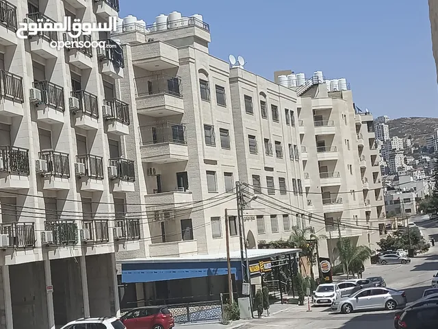 شقه مشطبه جاهزه في منطقه استثمارية تصلح للإستثمار لسكن الطالبات أو السكن العائلي خلف مطعم بحري .