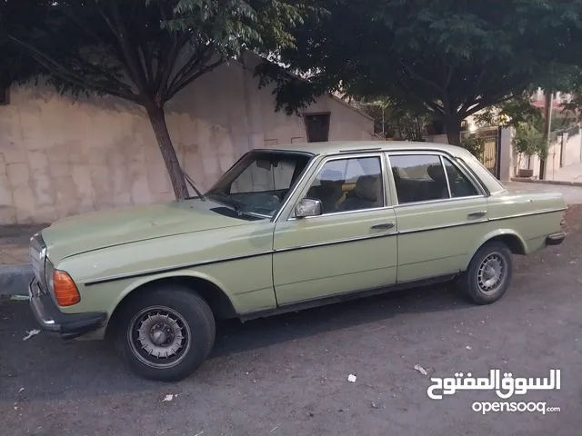 سيارة مرسيدس لف موديل 1978 لون زيتي للبيع عمان ، طبربور ، حي الشهيد الجنوبي