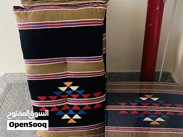 أربع مساند + طربيزة