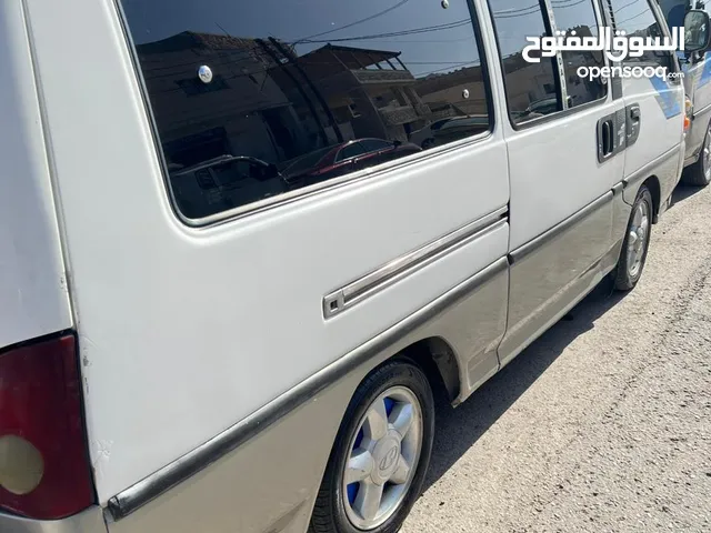 باص هونداي H100 مرخصه سنه كامل دهان جديد الباص الحمد الله مش ناقصه اشي شغل وامشي الصور نفس الواقع