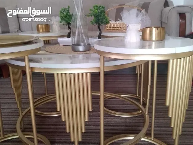 طاولة وسط للبيع بسعر مغري جداا شبه جديدة استعمال خفيف