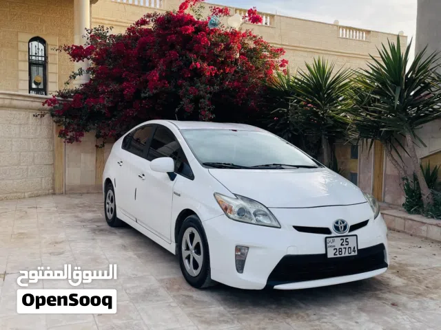 2013 تويوتا بريوس Prius