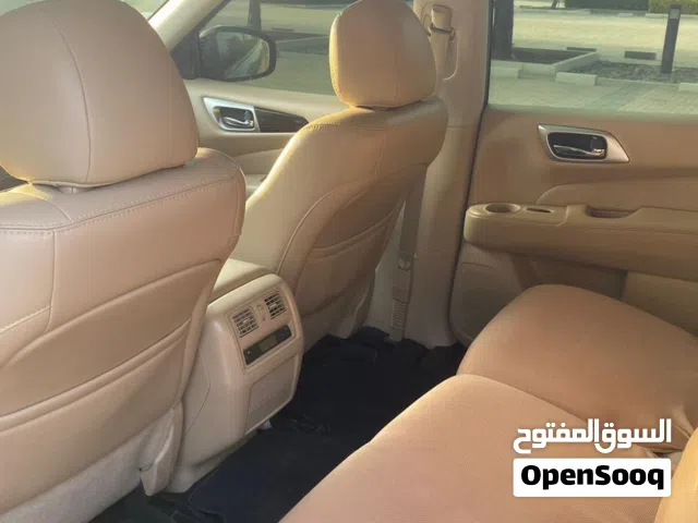 2016 نيسان باثفايندر SV