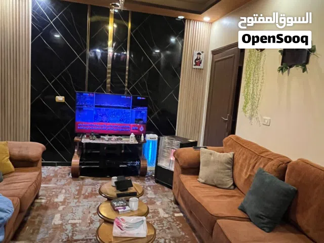 شقة للبيع تسوية مفرغة مع ساحة خارجية