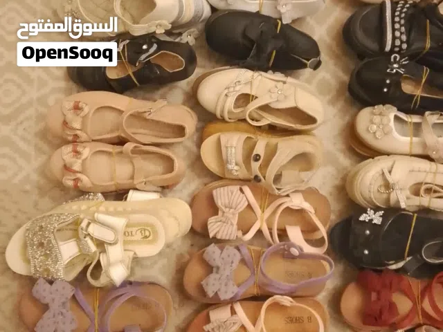 تصفية اخر كمية احذية المواليد  عدد 45 قطعه  15دينار القطعه  سوق الجمعه ومتوفر خدمة توصيل لكل المدن ا