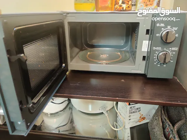 Black decker microwave oven new less than 1year with extended warranty 2garranty available.New condi