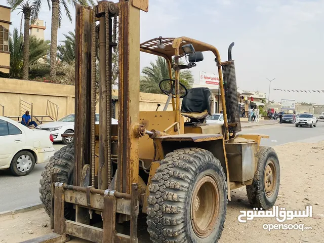 2010 Forklift Lift Equipment in Tripoli
