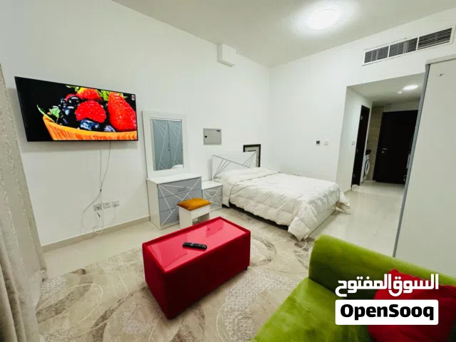 F3 / للايجار الشهري في عجمان - استوديو - النعيمية 1- خلف مستشفى ثومبي - مع بالكونة - شامل - مفروش