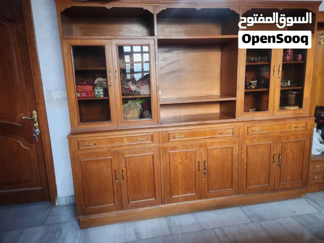 بوفية وميز فراشات مال قبل نظيفة جدا