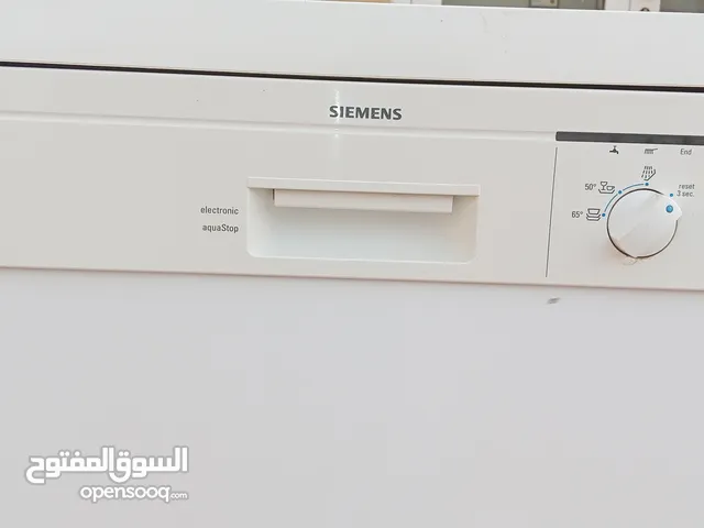 Siemens Dishwasher Neat and Clean. I use it on my own house.