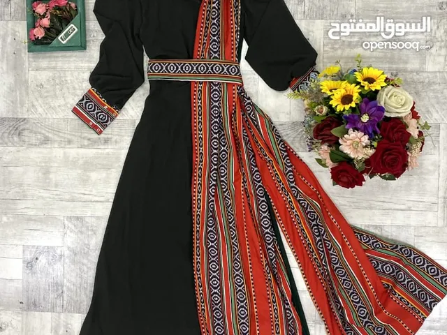 فستان صنعاني في اليمن على السوق المفتوح